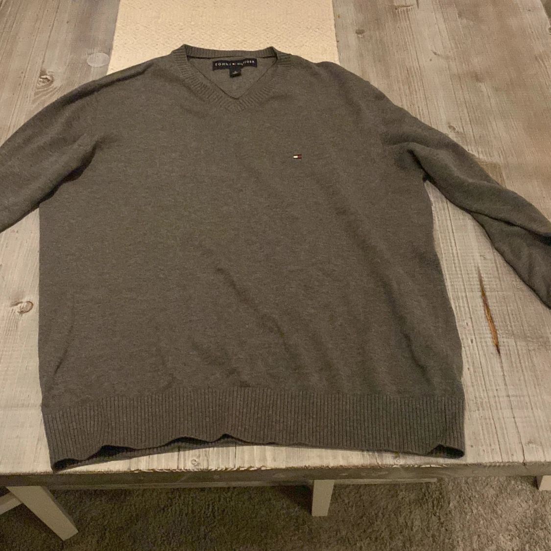 Grå tröja från Tommy Hilfiger