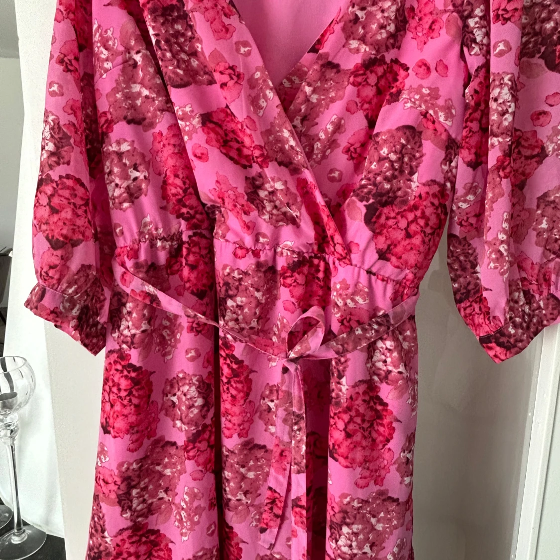 Rosa blommig klänning från Happy Holly - 1