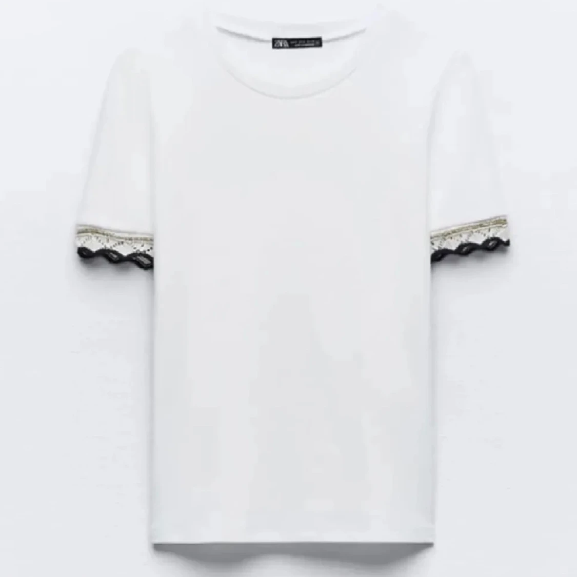 Zara tshirt med spets - 2