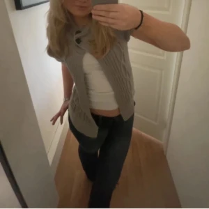 Cardigan  - Säljer denna kofta då den inte kommer till användning så mycket längre💞Nypris 800