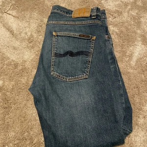 Nudie jeans - Grymt bra skick! Storlek: 34/30