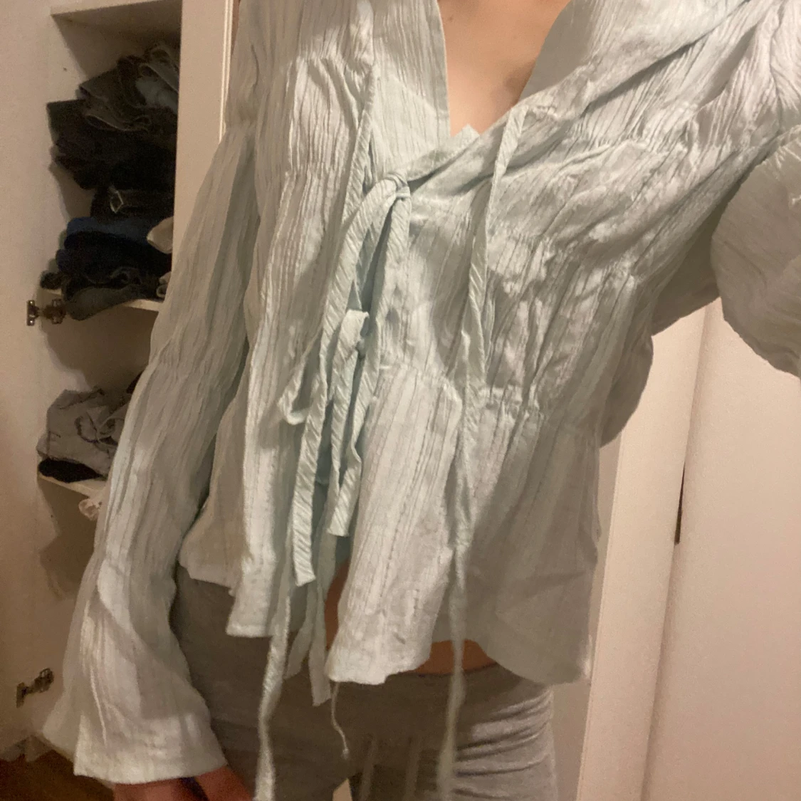 Ljus blå blus knytblus topp - 90