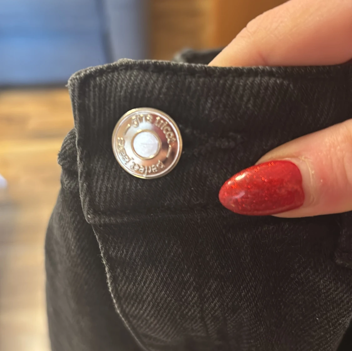 Svarta jeans från Gina Tricot - 39