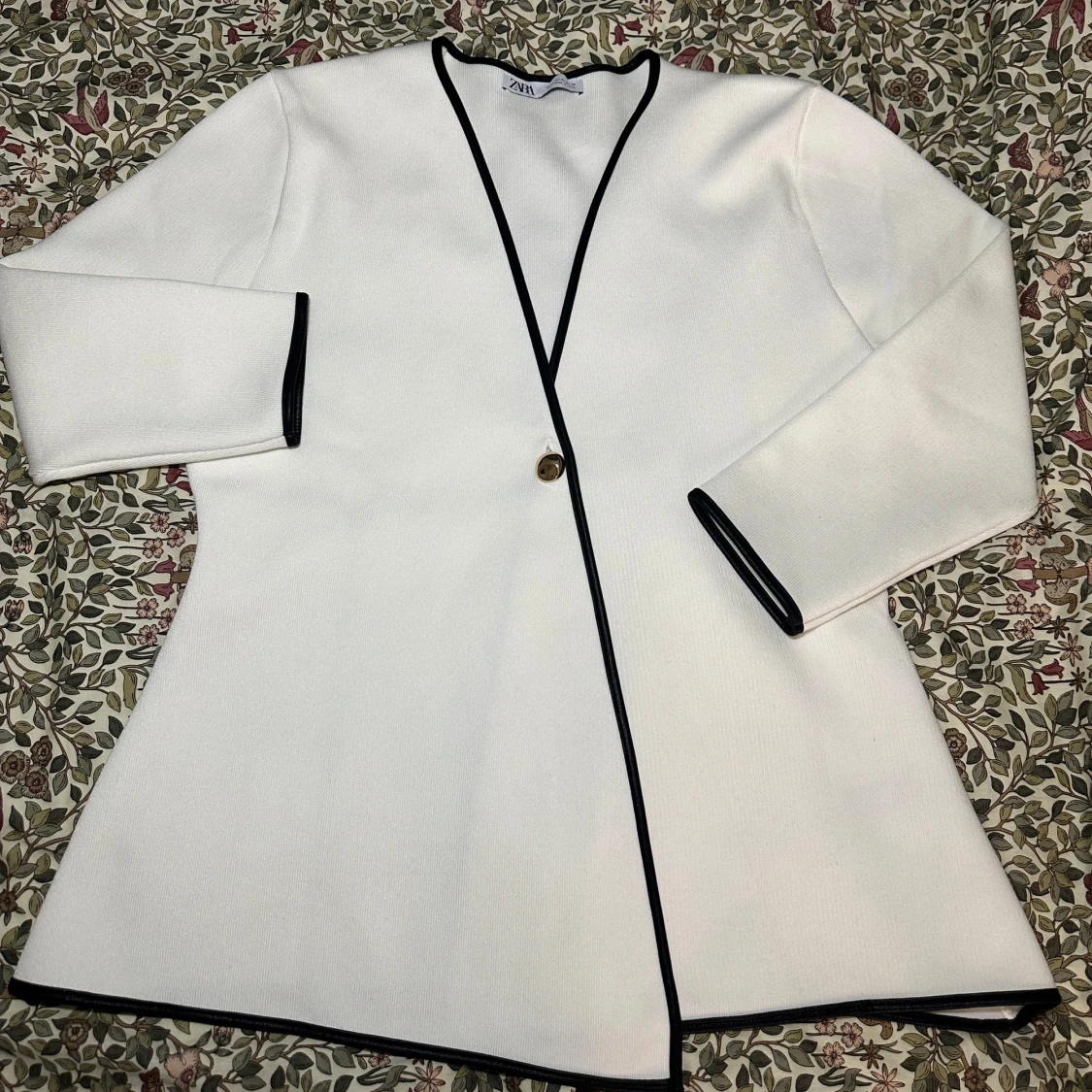 Vit omlottkavaj från Zara - 90