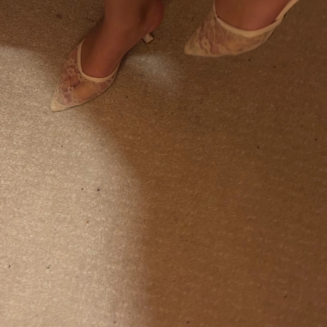 Beige spetsiga klackskor - 91