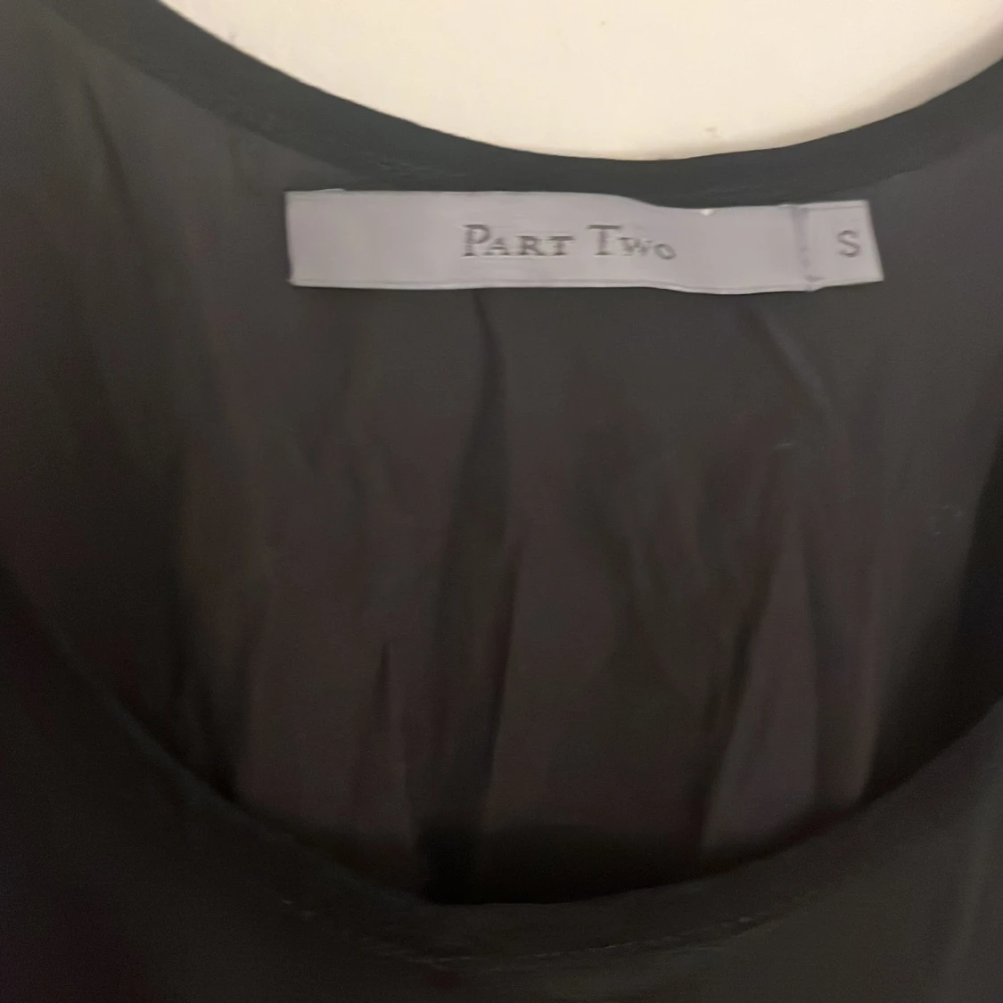 Svart ärmlös topp från Part Two - 90