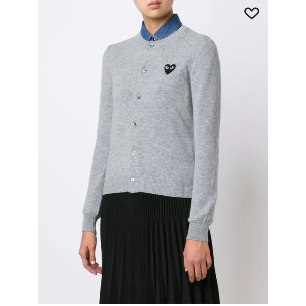 Den har tecken på användning och lappar är bortklippta pga skav, nypris ca 3700 kr. Mitt pris 890 kr💖💖Skriv för egna bilder!!. Neuletakit & Villapaidat.