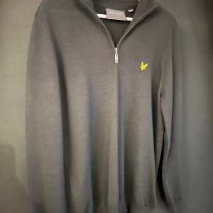 Lyle scott halv zip - Halv zip från lyle scott i medium