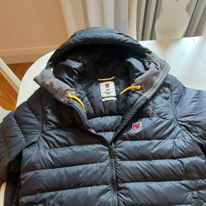 Dunjacka från Fjällräven - Nyskick