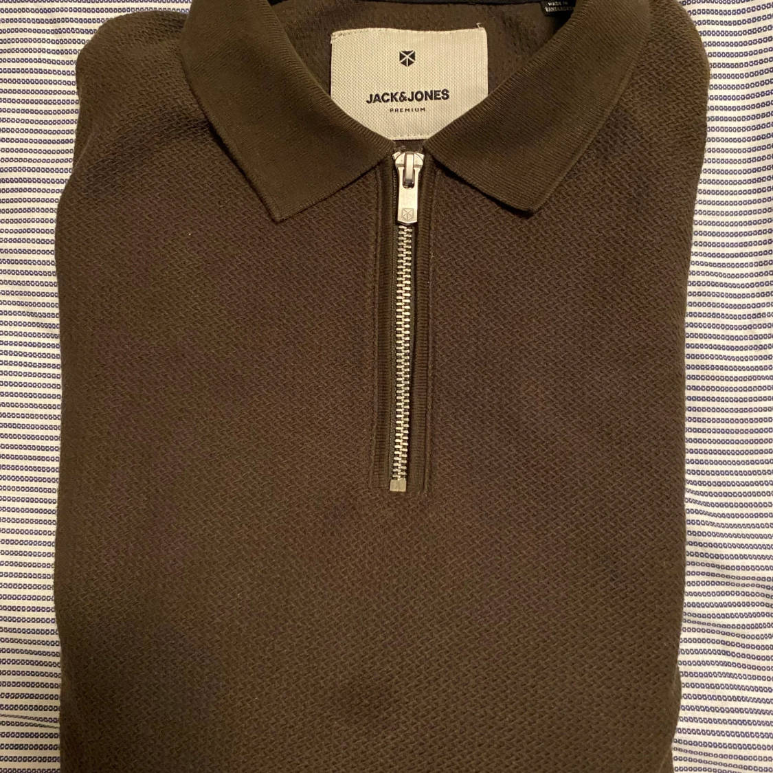 Brun pikétröja från Jack & Jones