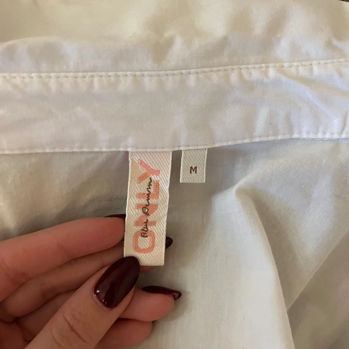 Vit skjorta från only - 92