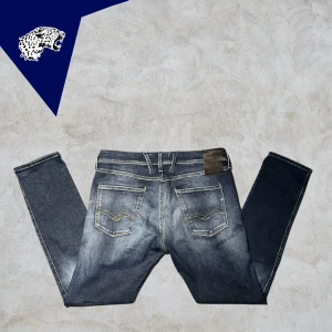 REPLAY ANBASS HYPERFLEX - Replay Anbass Hyperflex | Skick: 8,5/10 | Strl: W33 L32 | Modellen är 182cm lång | Hör av dig om du undrar någonting!