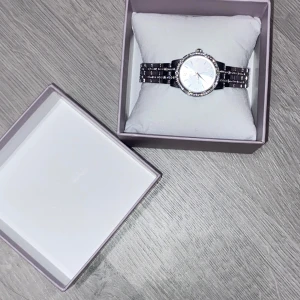 Klocka från Regal - Klocka från regal, aldrig använd. Säljer då jag inte använder klockor🥰