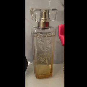 Parfym från Victoria's Secret - Dm för mer information 🌸 Nypris 450