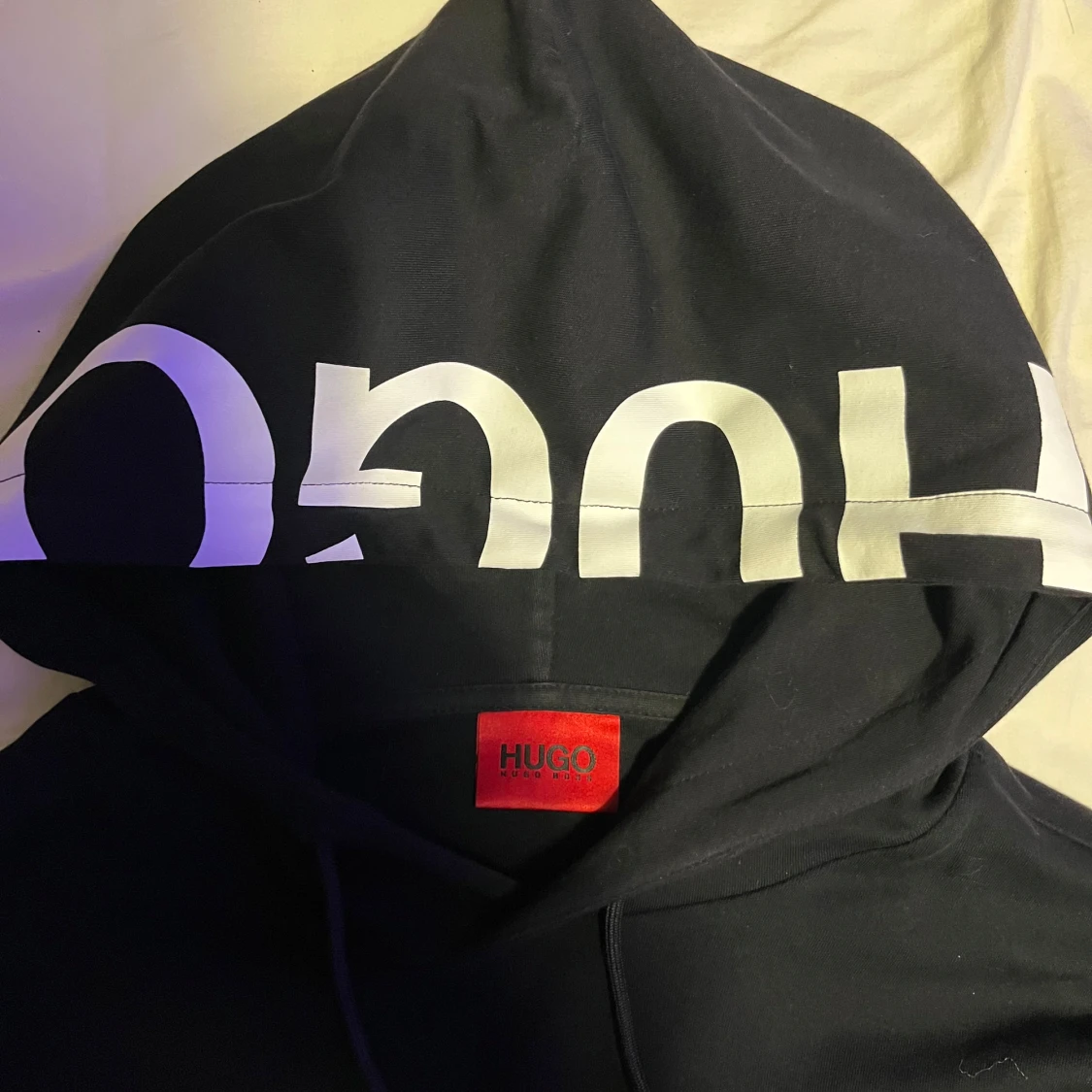 Svart hoodie från Hugo - 90