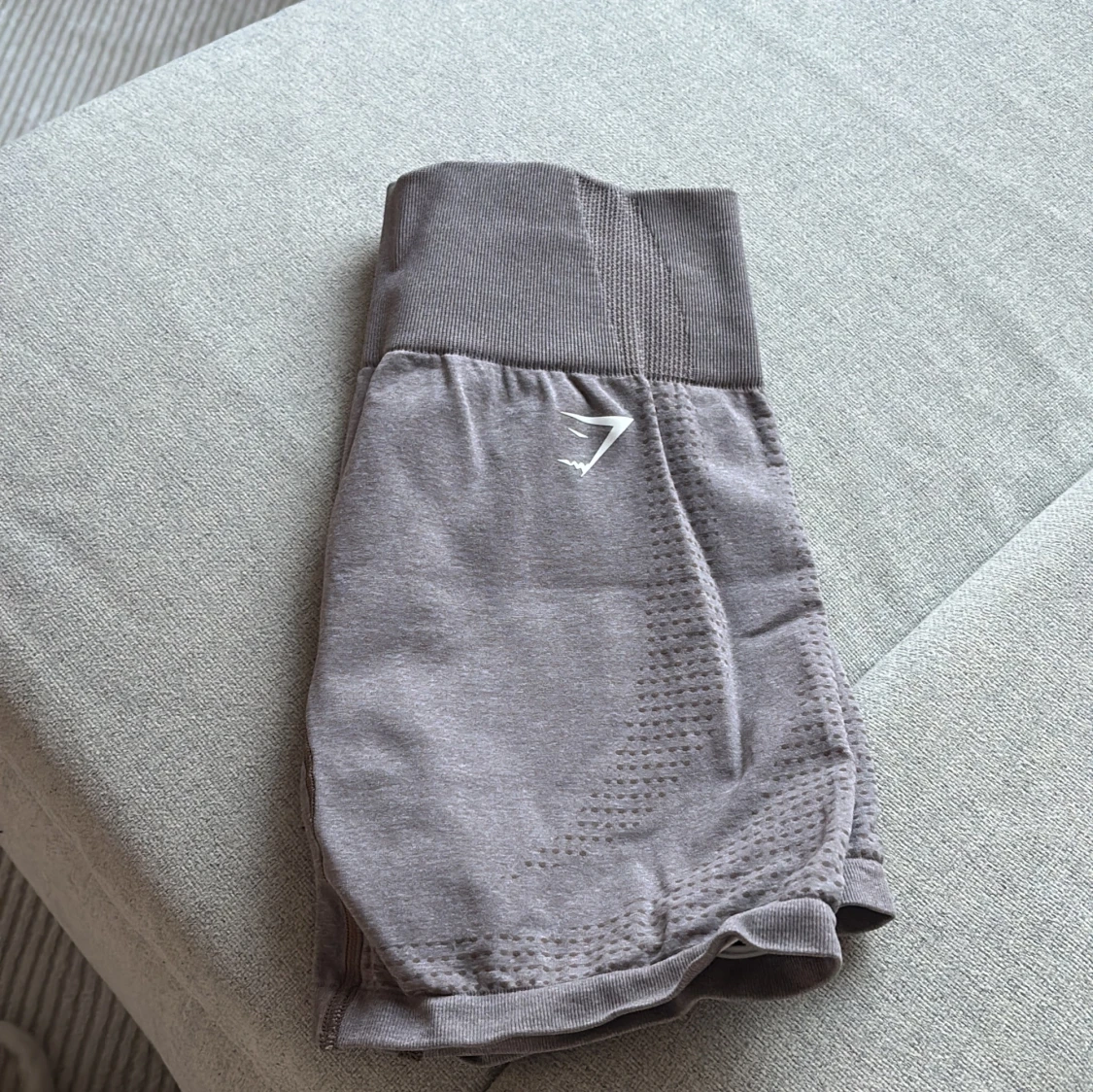 brunbeige shorts från Gymshark Vital Seamless 