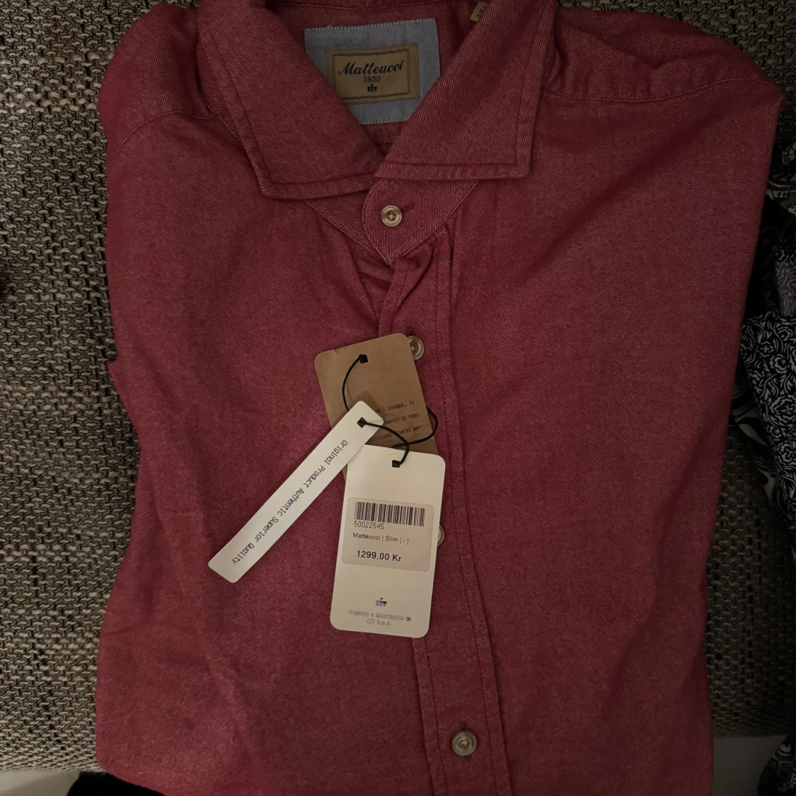 Helt ny Röd skjorta från Matteucci