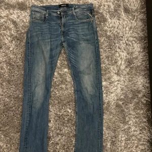 Replay jeans - Ett par feta replay byxor! Nypris 1700. Hör av dig om du har ngn fråga.