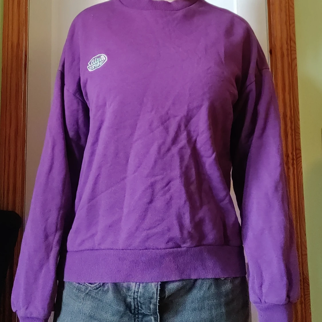 Lila sweatshirt från Junkyard