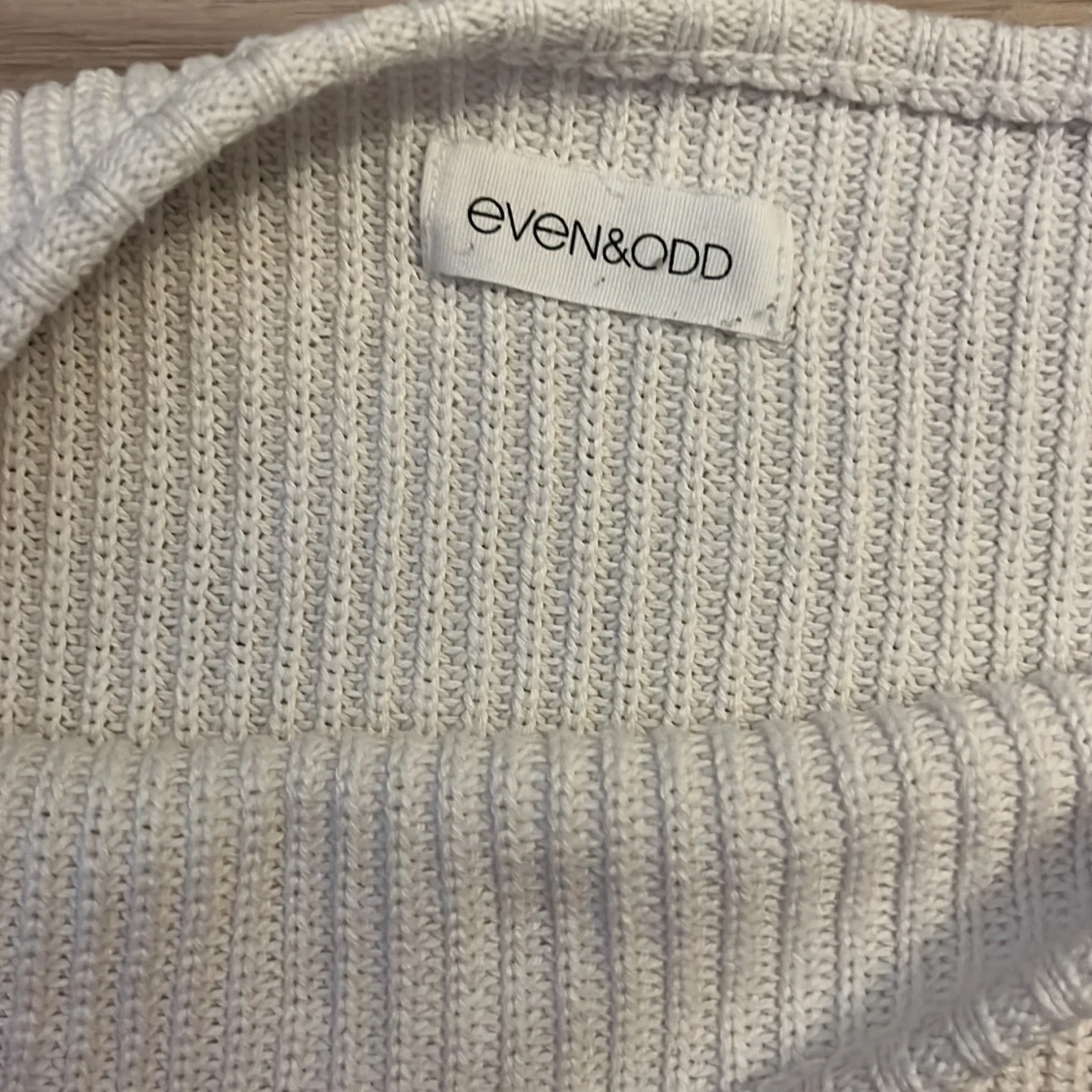 Vit stickad offshoulder-tröja från Even&Odd - 91