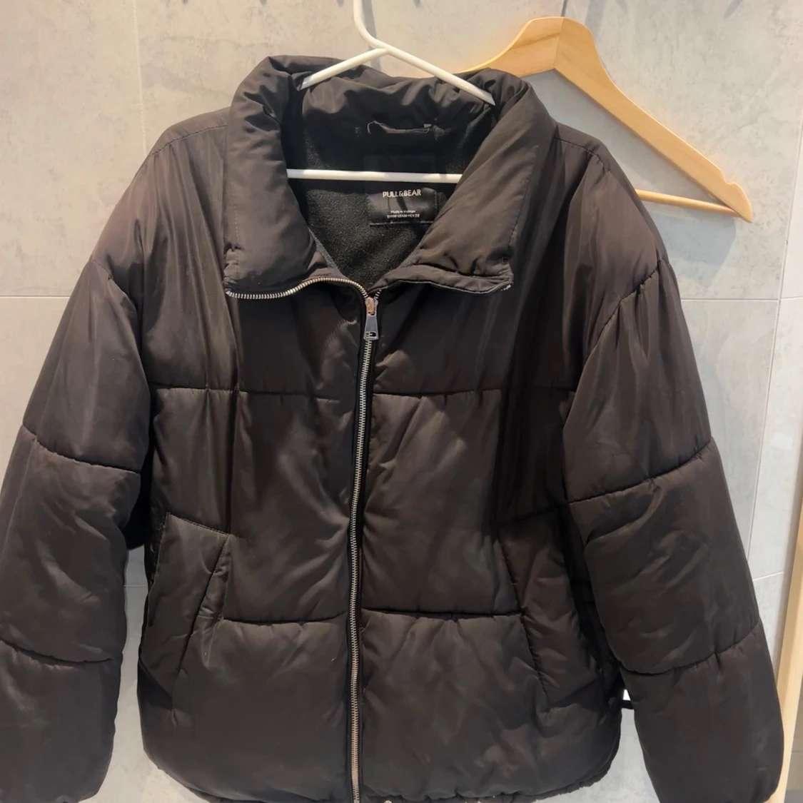 Svart pufferjacka från Pull&Bear