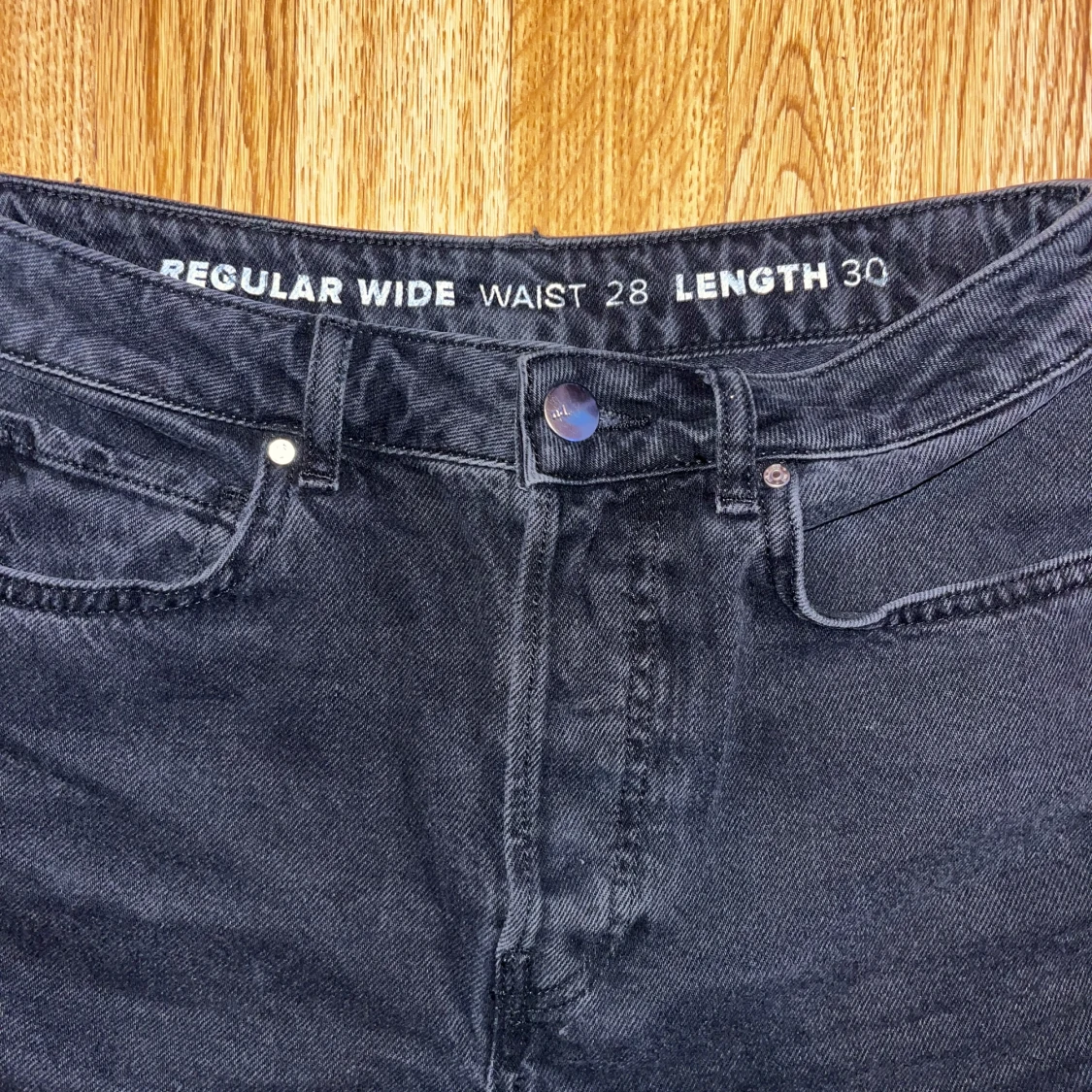 Svarta jeans med bred passform - 91