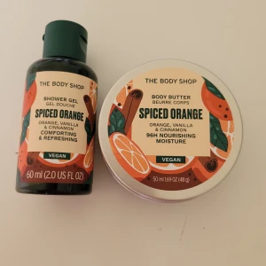 The body shop  - Två oanvända the body shop produkter, skulle ändå säga att dom luktar jul/vinter 