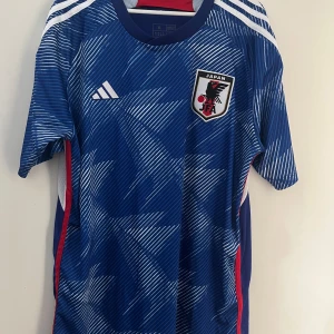Blå Japan fotbollströja - Japans matchtröja från vm i Qatar 2022.