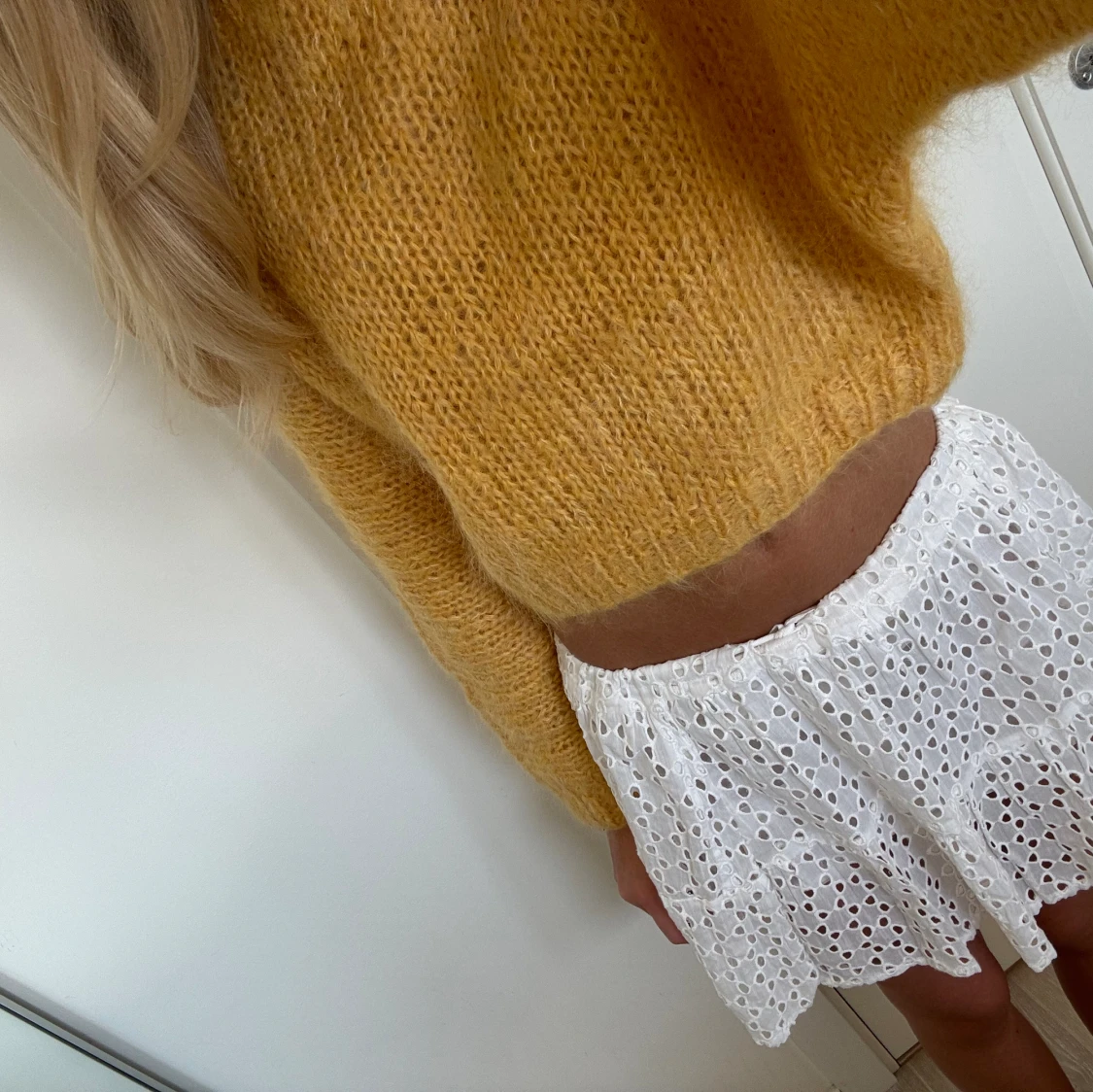 Hålbroderad kjol - 92