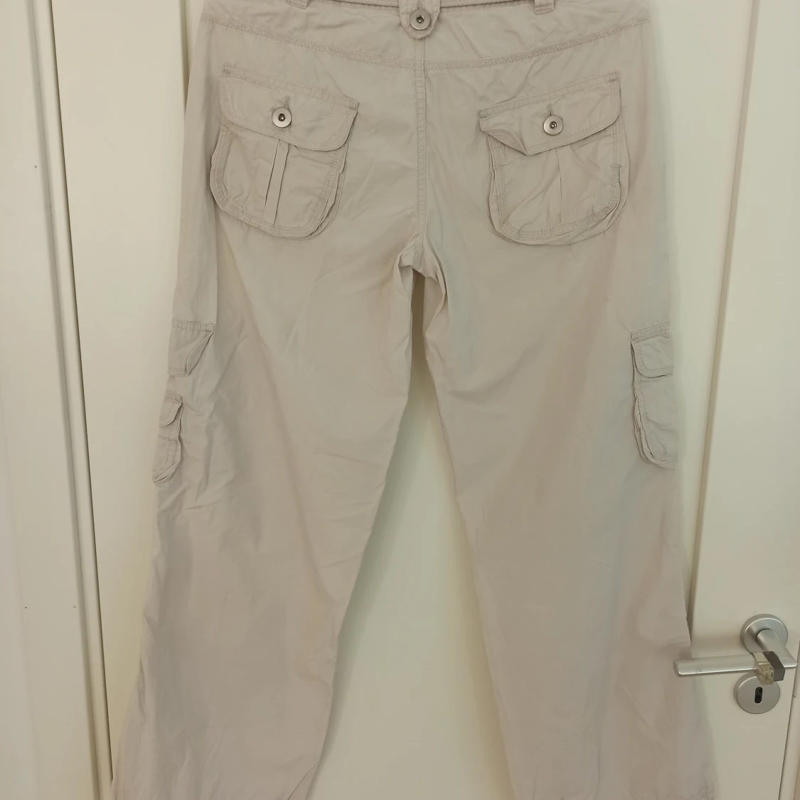 Beige cargobyxor från F&F Blue - 90