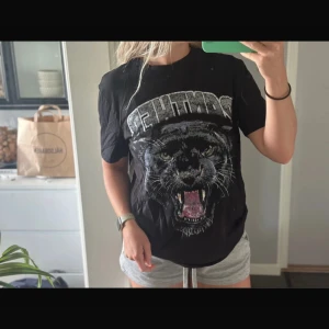 Oanvänd T-shirt  - NLYTrend, storlek xs 