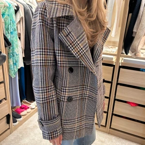 Kappa  - Jätte fin vintage kappa från Kappahl. Sällan använd och köpt för 799kr säljer för 499kr