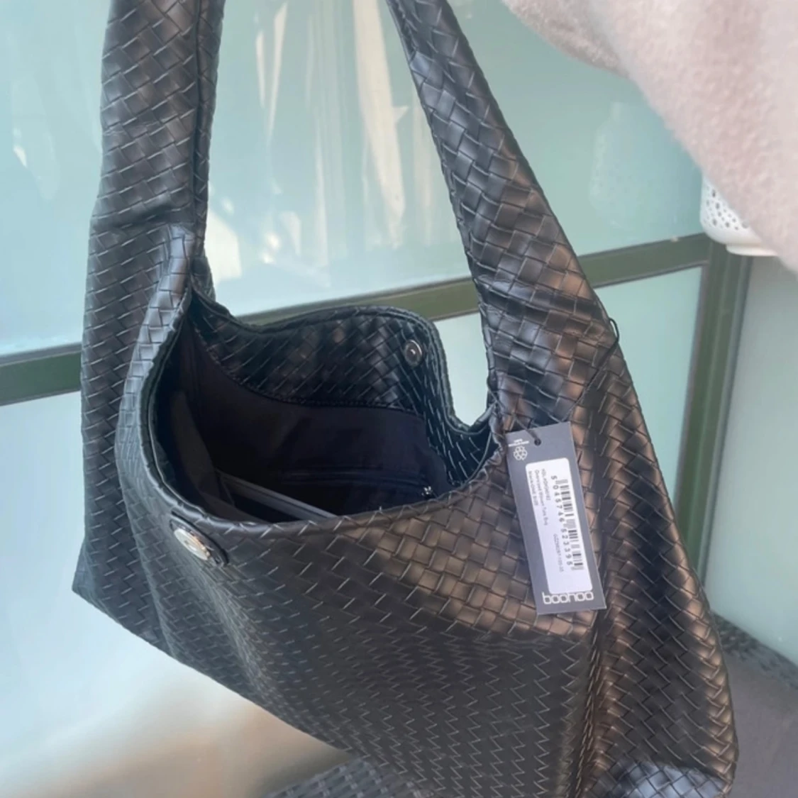 Vävd svart väska  - 90