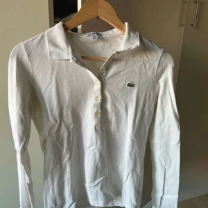 Lacoste skjorta - Lacoste skjorta, sällan använd