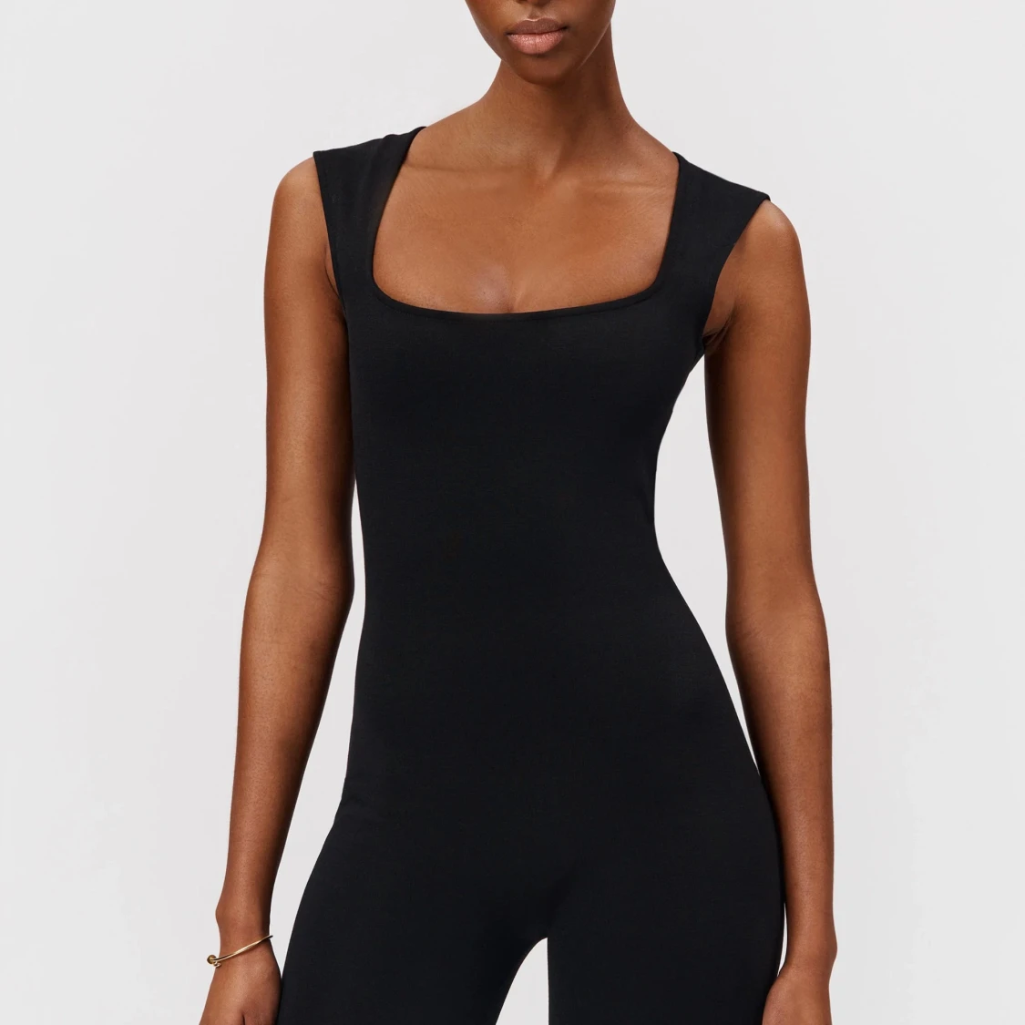 Svart ärmlös jumpsuit från Bossy - 91