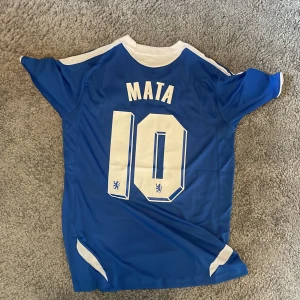 Retro chelsea tröja JUAN MATA - Knappt använd tröja i väldigt bra skick. 