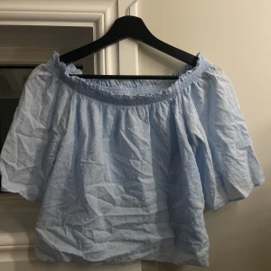 off shoulder topp - Supersöt i lite tunnare material❤️