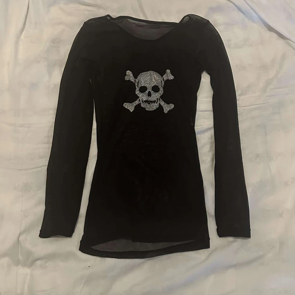 Tröja med dödskalle 