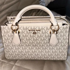 Michael kors väska - Jätte bra skick Nypris: 4995kr