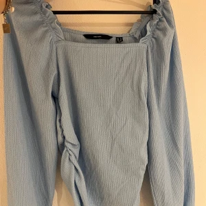 Ljusblå blus  - Ljusblå blus från veromoda🩵 Aldrig använd endast testad!  