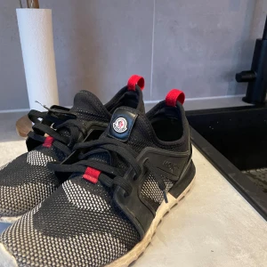 Moncler runners  - Äkta, välanvända, saknar dock kvitto