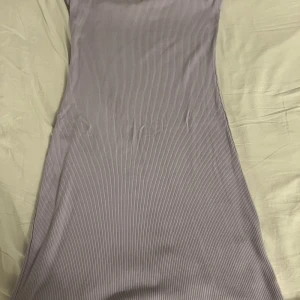 Klänning - Fåtal gånger, normal i storleken 