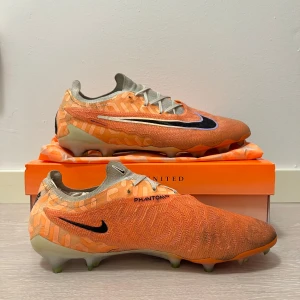 Nike phantom gx - Nike phantom GX i väldigt bra skick Skick: 8/10 Pris: 1500 Storle: 44