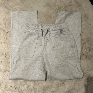 Lager 157 mjukisbyxor  - Har fläckar där man ser på bilden, använd några gånger. 🩷bomull