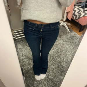 Louis jeans - säljer mina snygga lois jeans! Väldigt i nyskick tvättade 1 gång. w 24, l 32❤️