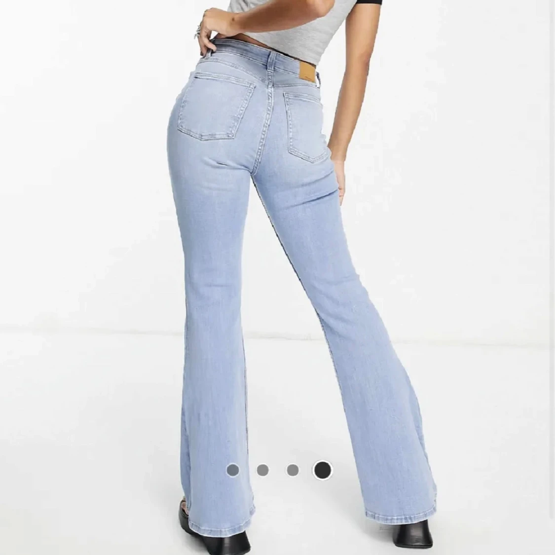 Bootcut jeans blå Bershka storlek 38 - 90