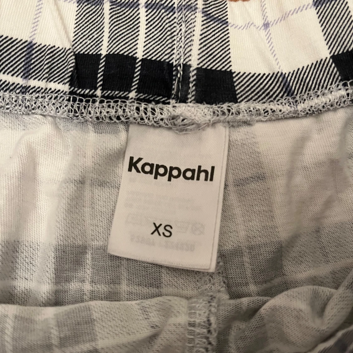 Rutig pyjamasbyxa från Kappahl - 1