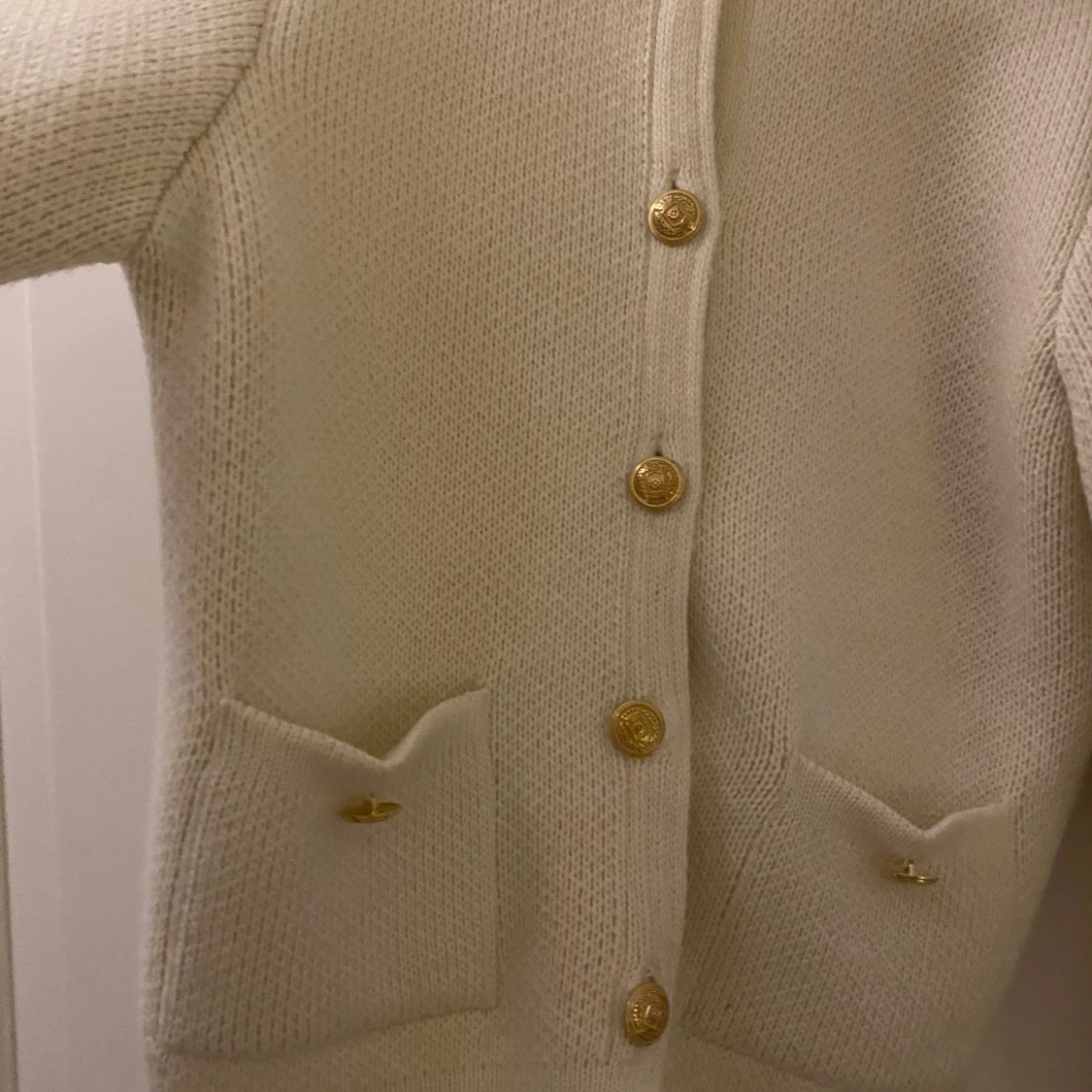 Kofta med guld knappar - 1