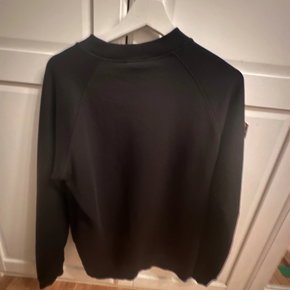 Svart sweatshirt från Hugo Boss - 1
