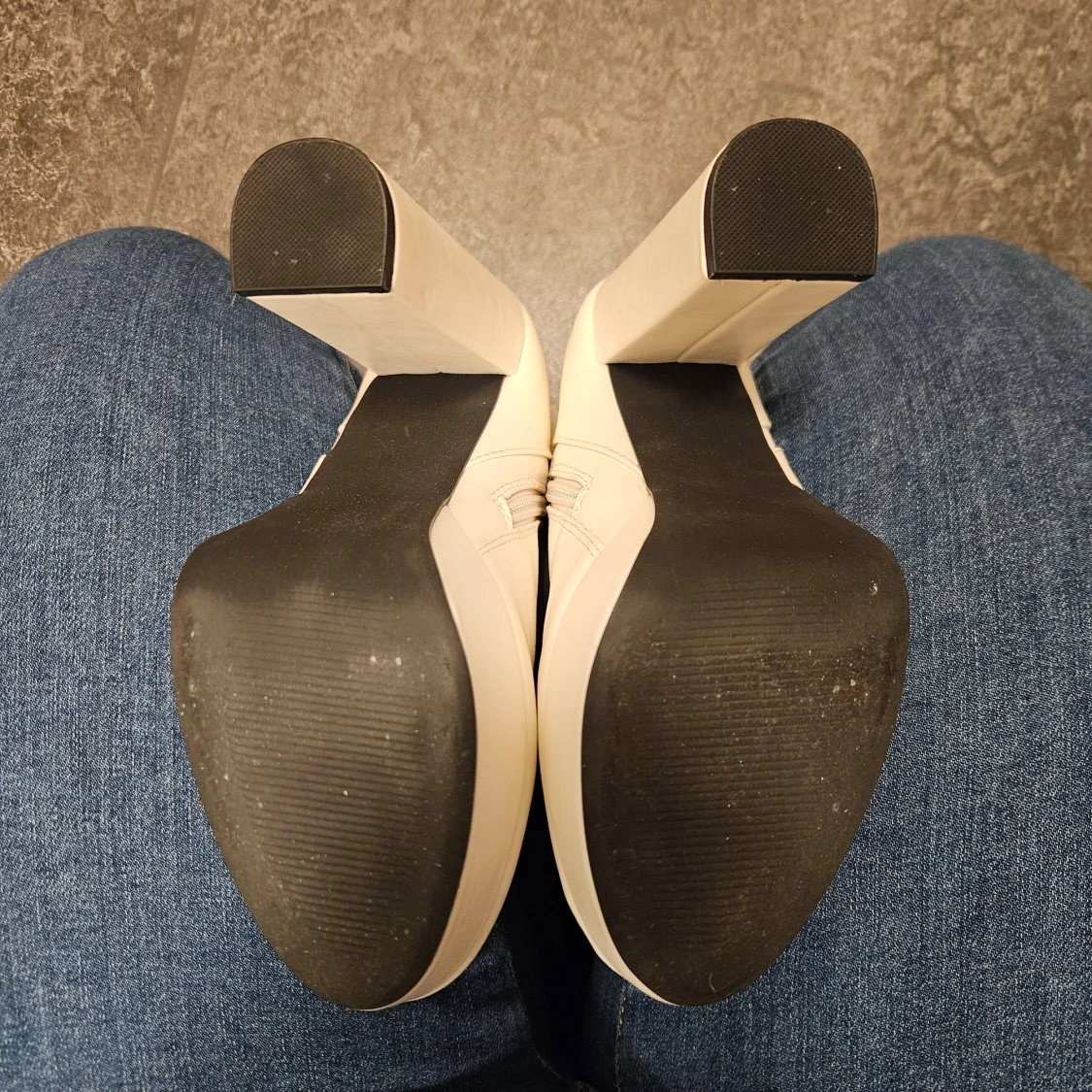 Vita klackstövlar  - 4